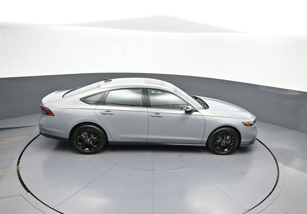 Used 2025 Honda Accord SE image 37
