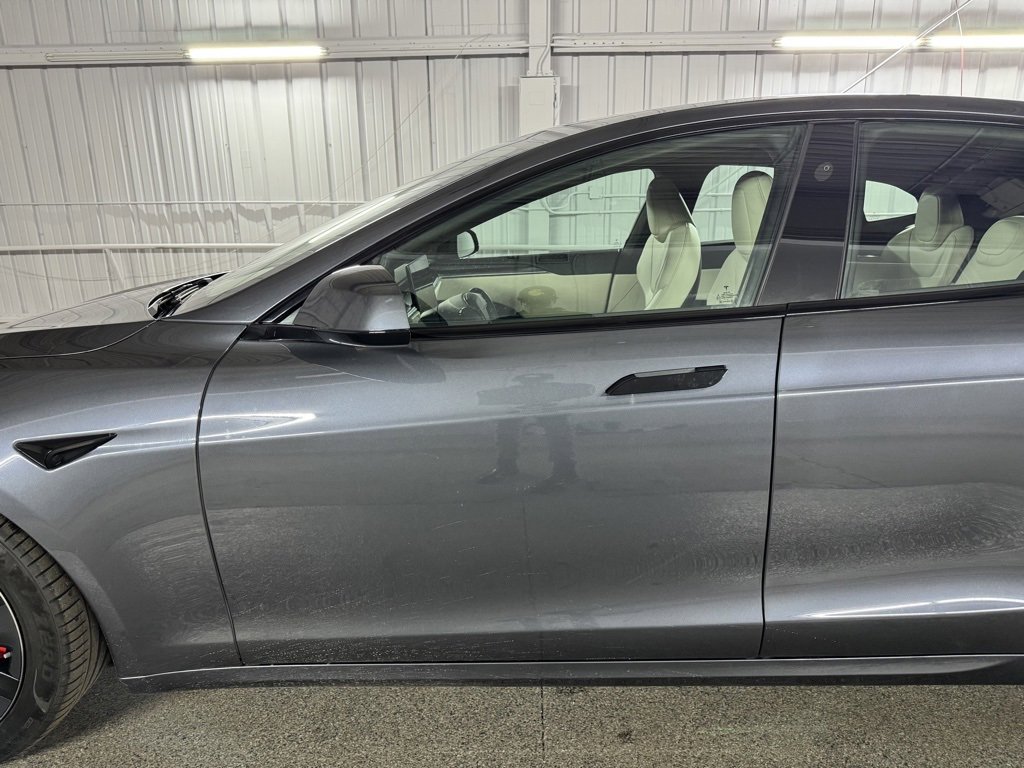Used 2021 Tesla Model S Plaid image 16