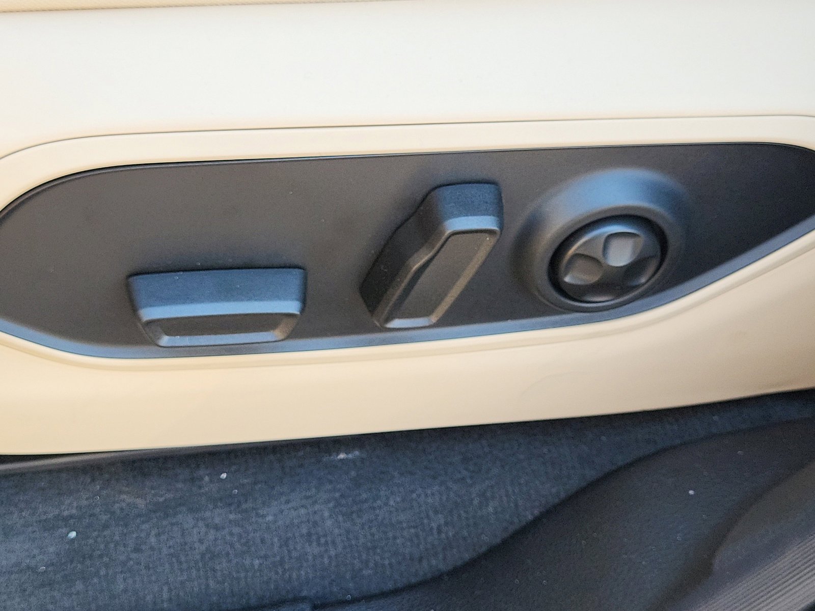 New 2025 Jeep Grand Cherokee L Limited w/ Black Appearance Package image 18