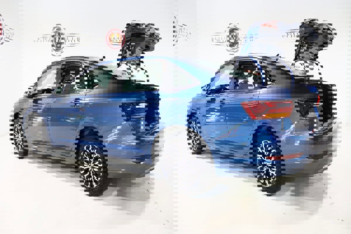 Used 2019 Volkswagen Jetta SE w/ Cold Weather Package image 22