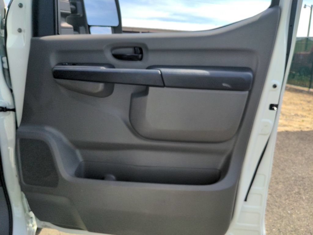 Used 2018 Nissan NV 2500 SV RWD image 29