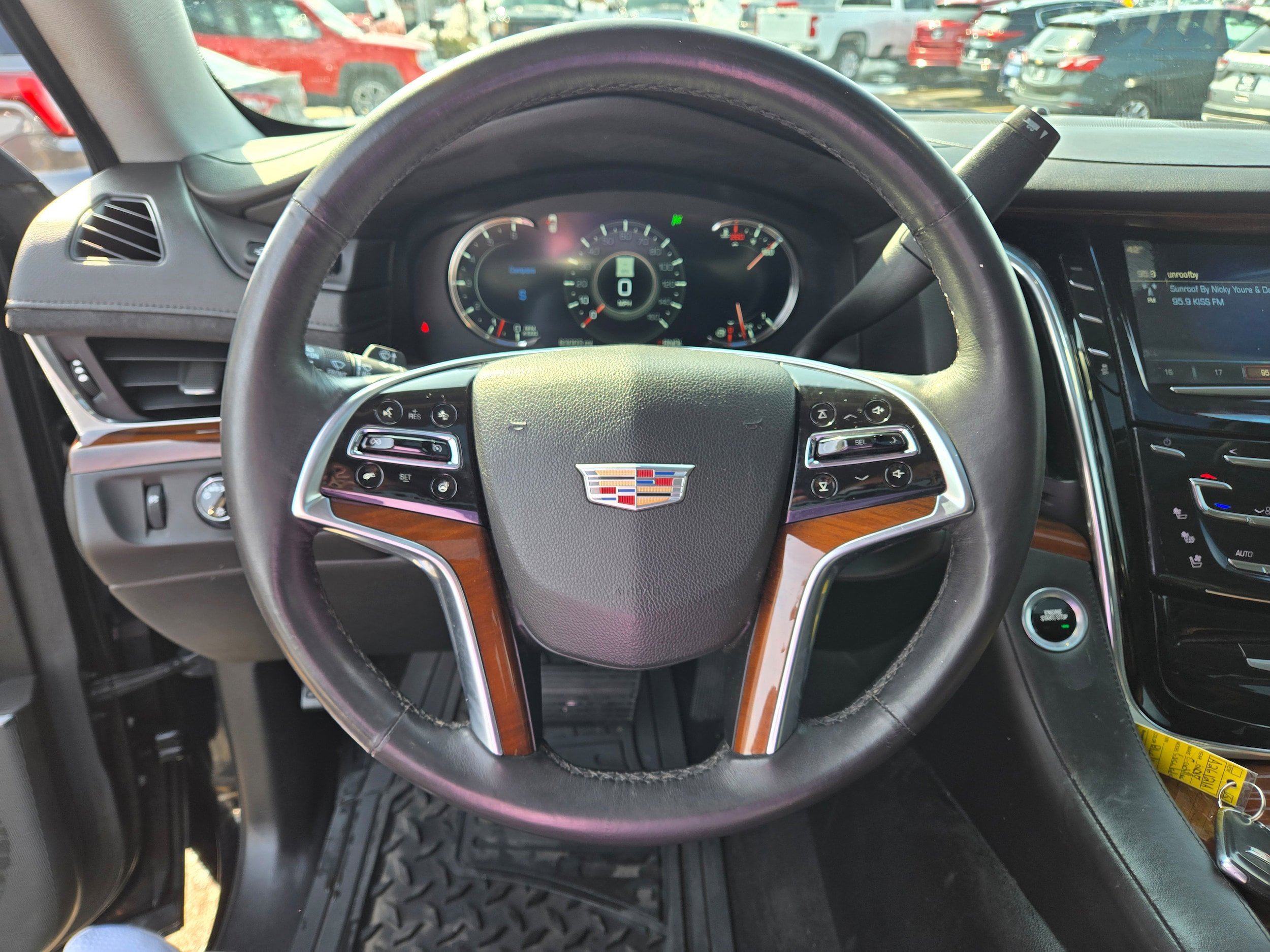Used 2017 Cadillac Escalade Luxury AWD/4WD image 7