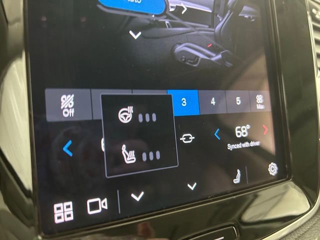 Used 2023 Volvo XC90 B6 Plus AWD/4WD image 21