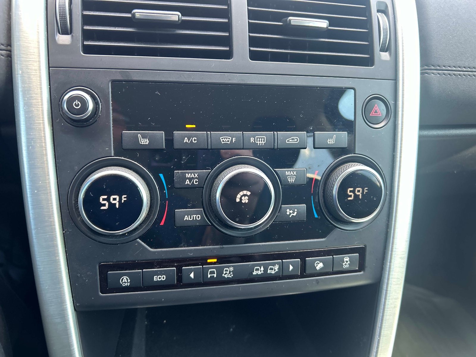 Used 2018 Land Rover Discovery Sport SE AWD/4WD image 29