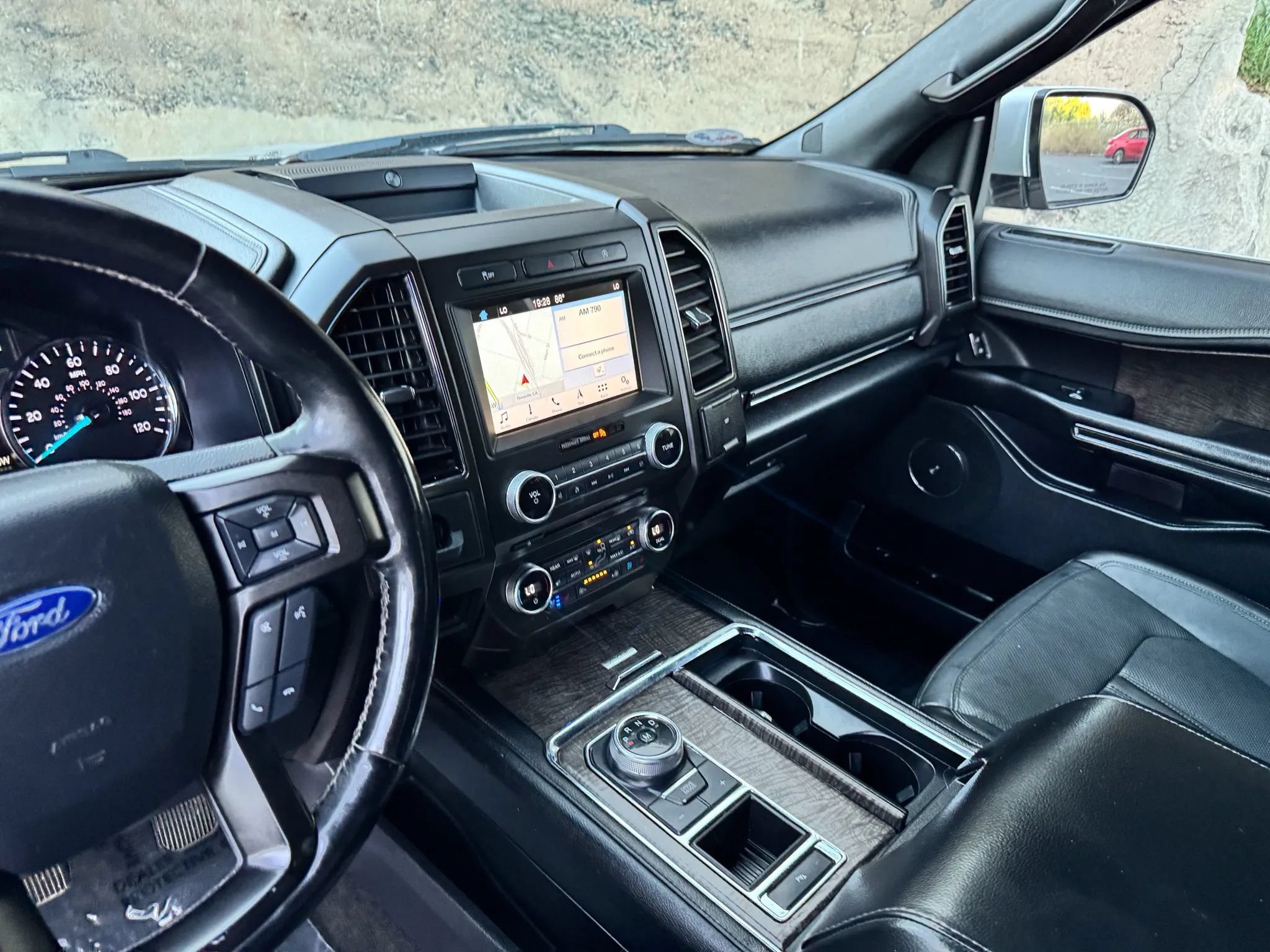 Used 2018 Ford Expedition Limited RWD image 19
