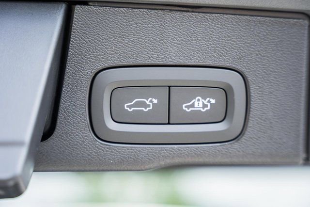 Used 2026 Volvo XC60 B5 Ultra w/ Protection Package Premier image 10