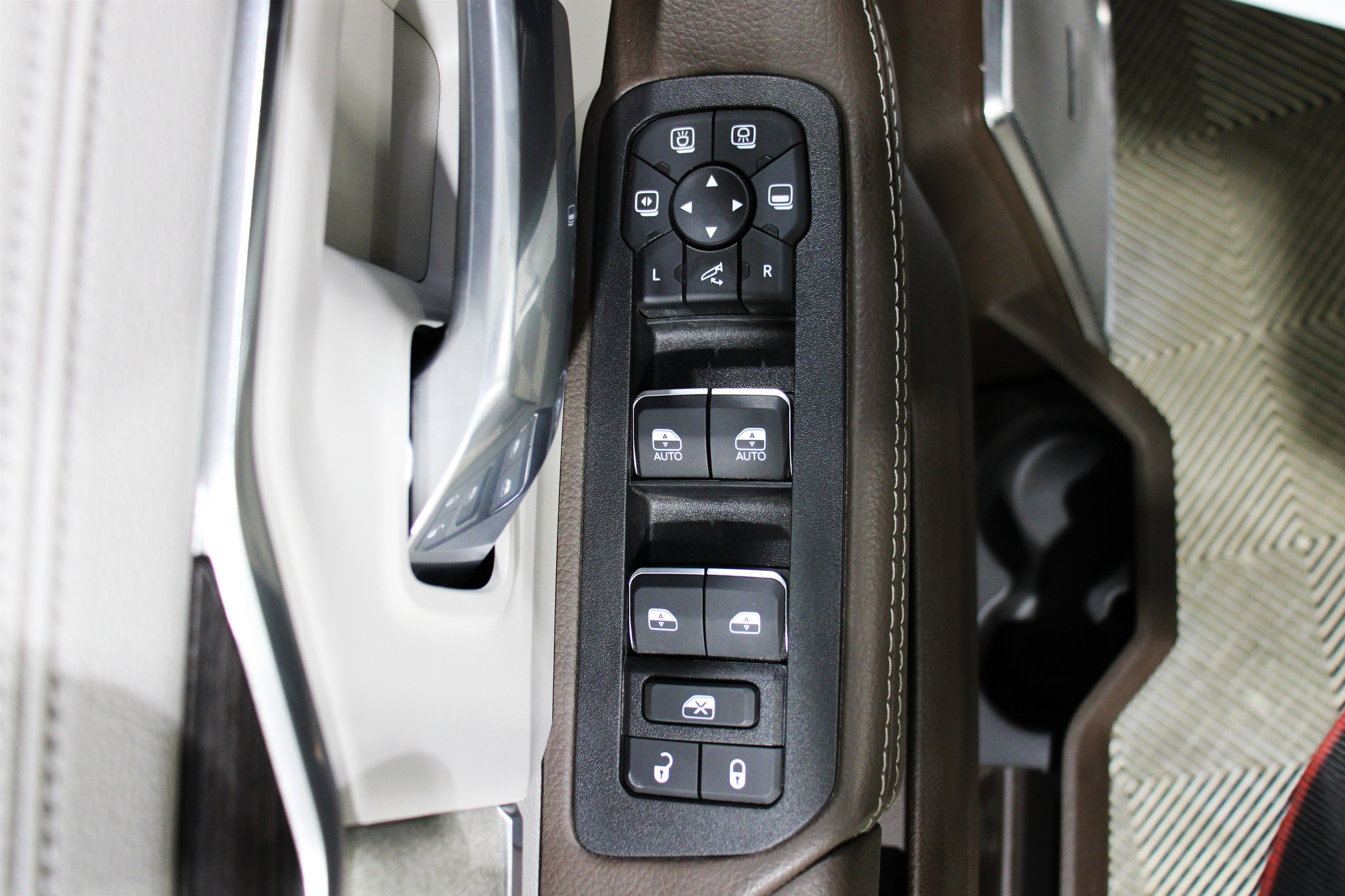 New 2025 RAM 2500 Laramie image 8