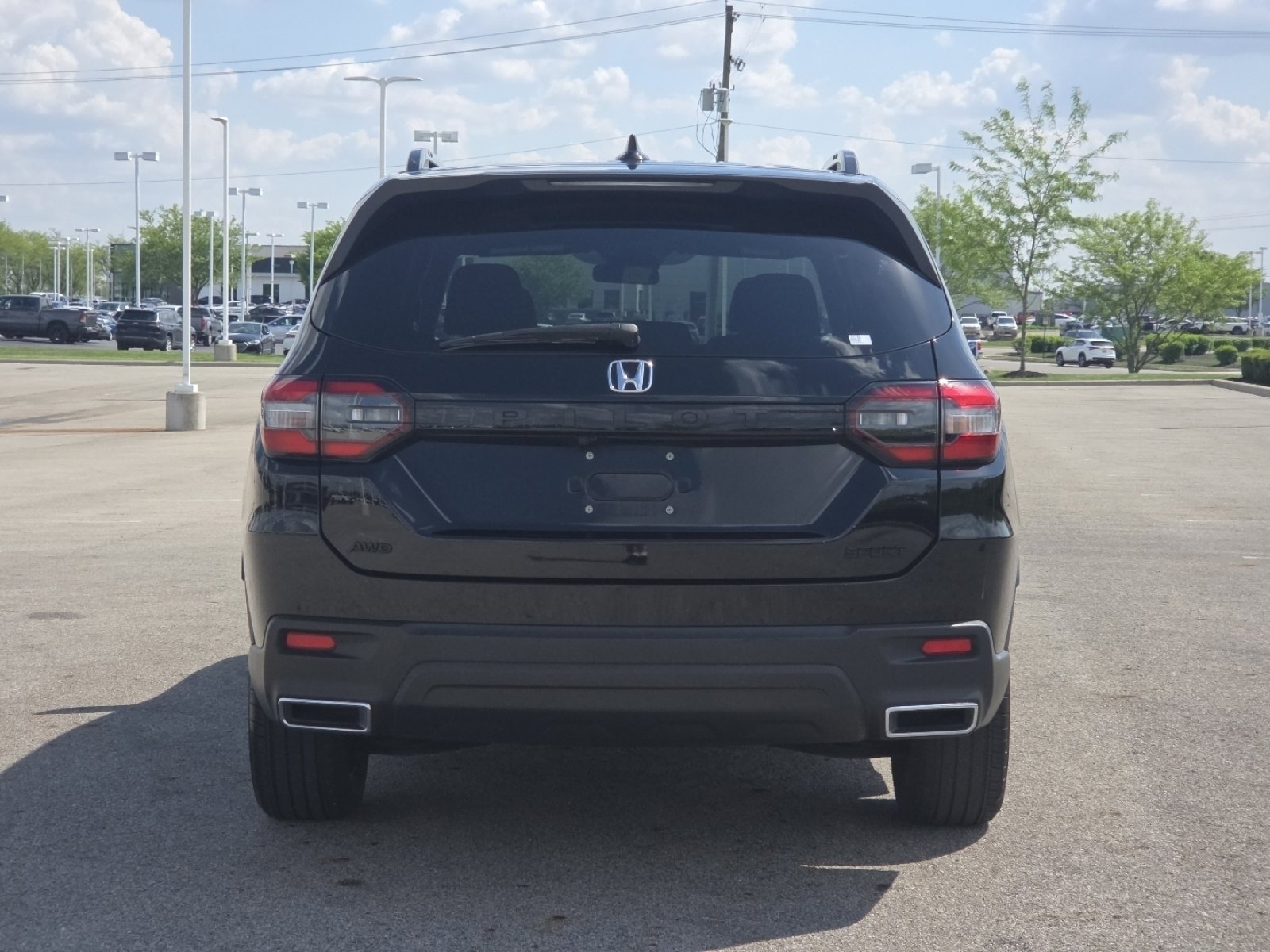 Used 2025 Honda Pilot Sport image 16