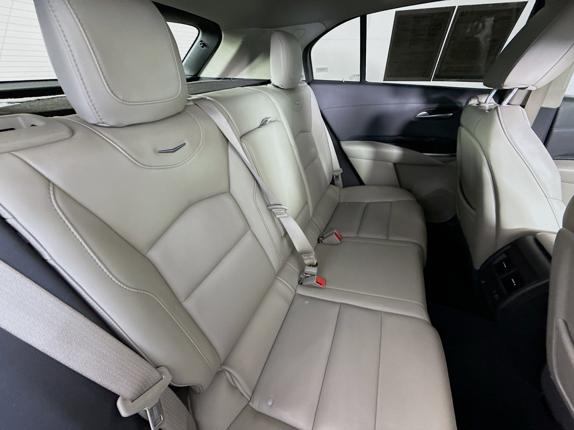 Used 2023 Cadillac XT4 Premium Luxury image 32