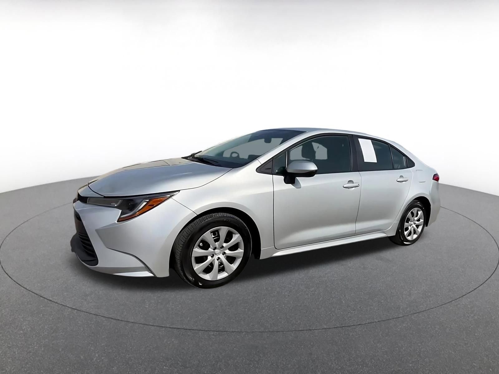 Used 2025 Toyota Corolla LE image 8