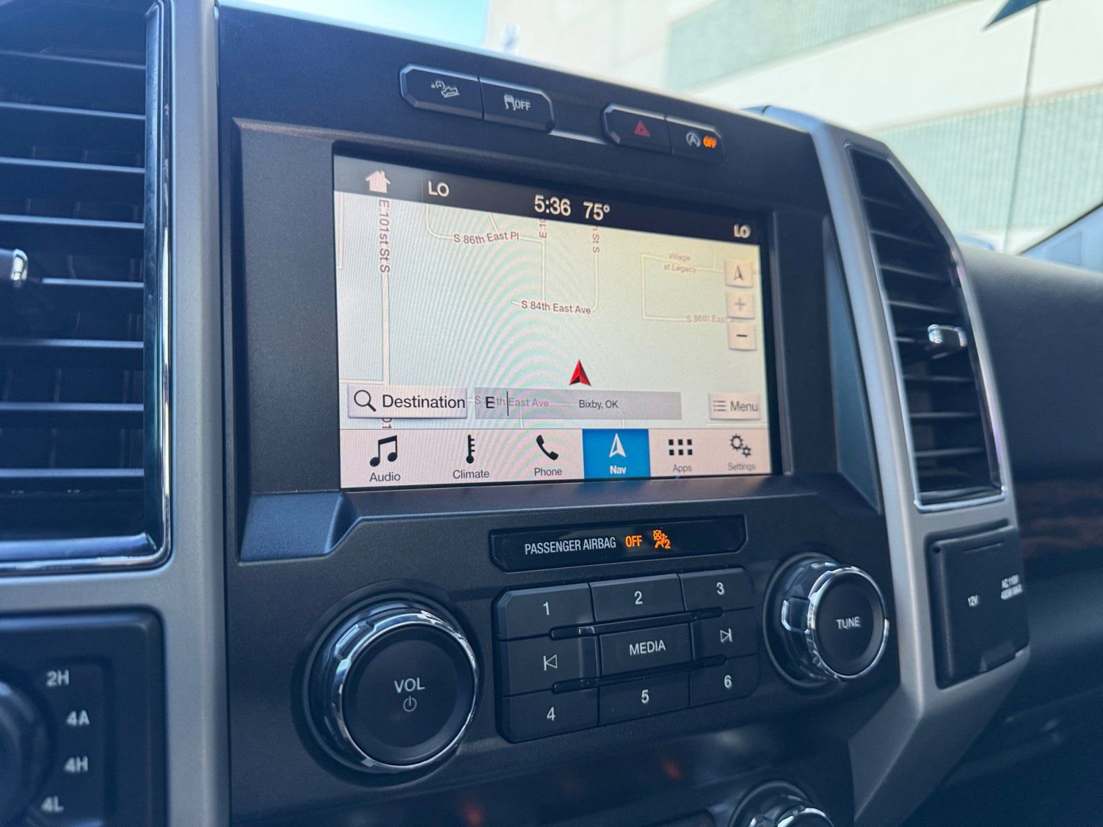 Certified 2019 Ford F150 Lariat image 28