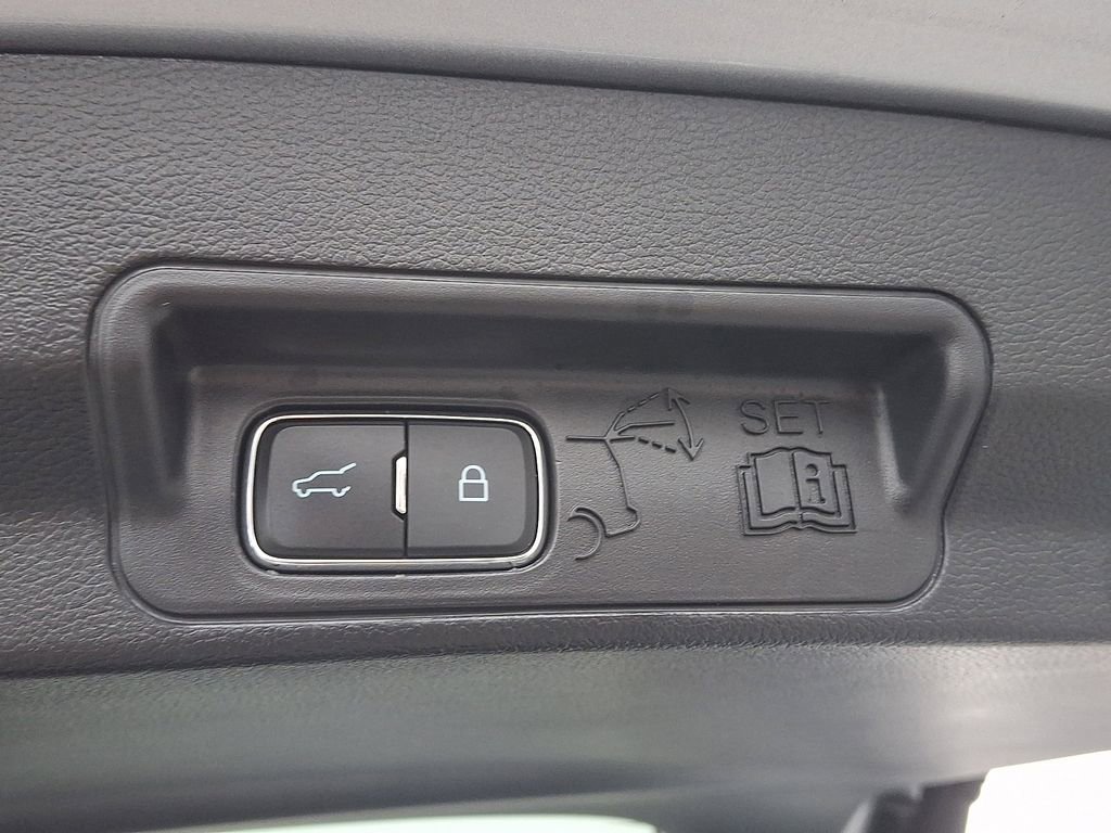 Certified 2025 Ford Explorer Active image 30