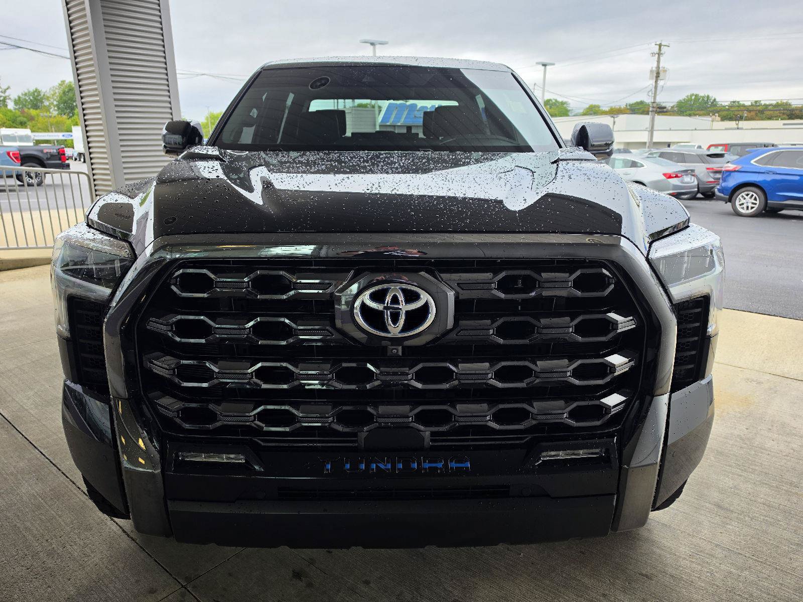 Used 2023 Toyota Tundra Platinum w/ Advanced Package AWD/4WD image 5