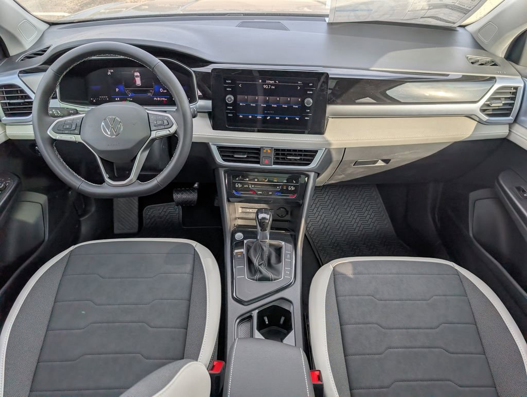 New 2026 Volkswagen Taos SE image 27