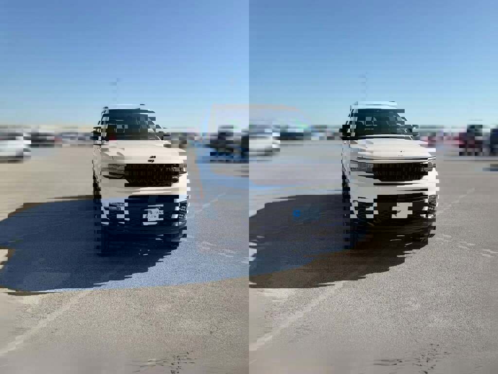 New 2025 Jeep Grand Cherokee L Limited w/ Black Appearance Package image 17