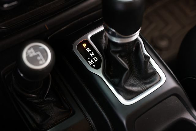 Used 2018 Jeep Wrangler Unlimited Sport S AWD/4WD image 43