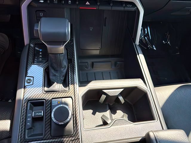Used 2025 Toyota Tundra Limited AWD/4WD image 29