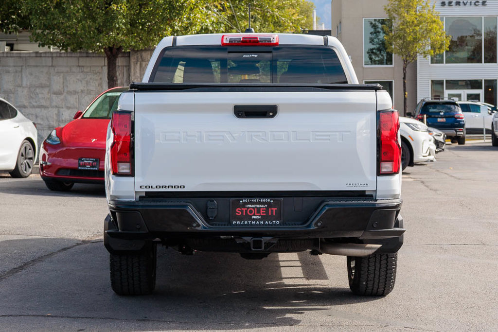 Used 2025 Chevrolet Colorado Z71 w/ Technology Package AWD/4WD image 18