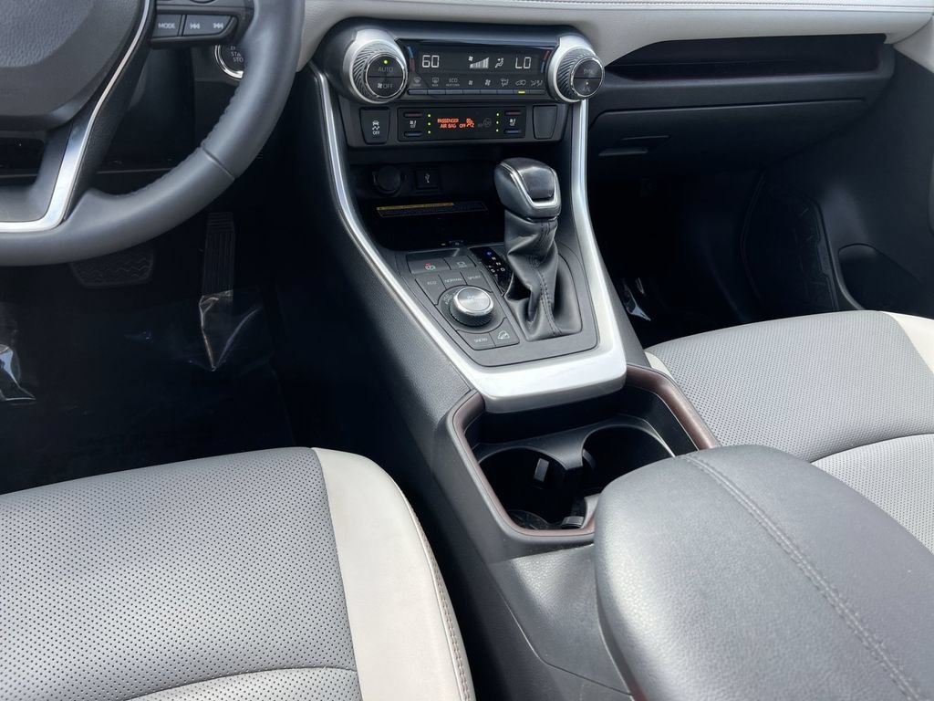 Used 2020 Toyota RAV4 Limited AWD/4WD image 23