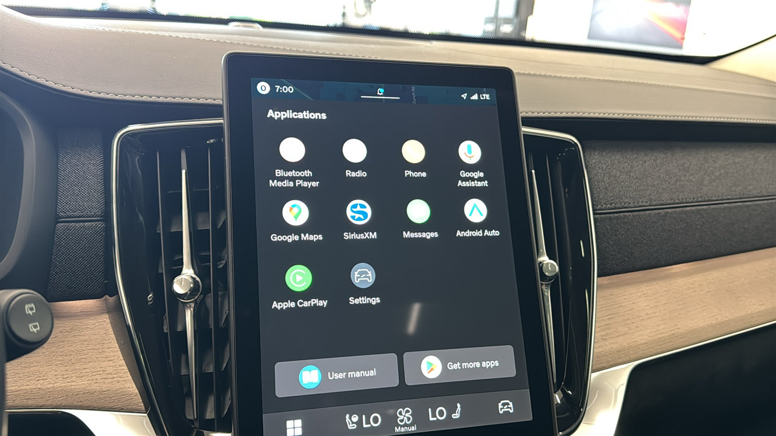 New 2026 Volvo XC90 B5 Core AWD/4WD image 17