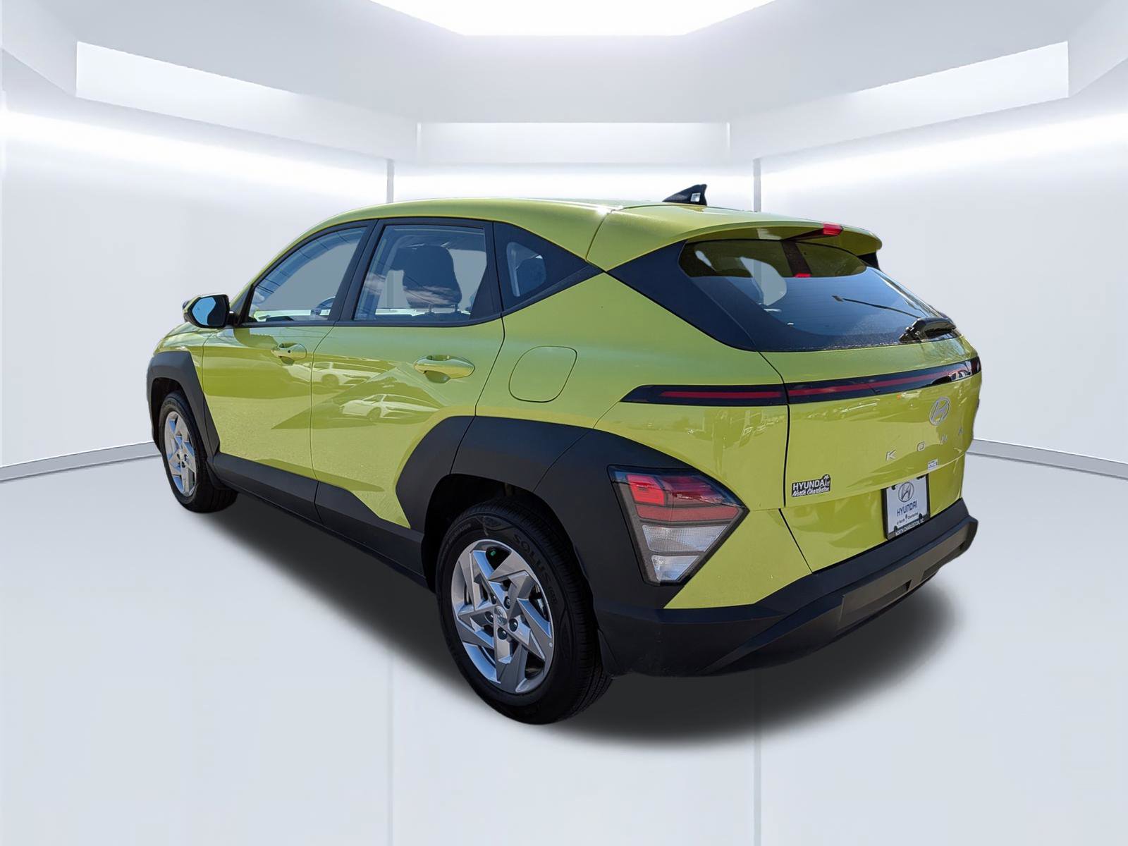 Certified 2025 Hyundai Kona SE image 6