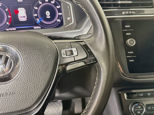 Used 2021 Volkswagen Tiguan SEL FWD image 14