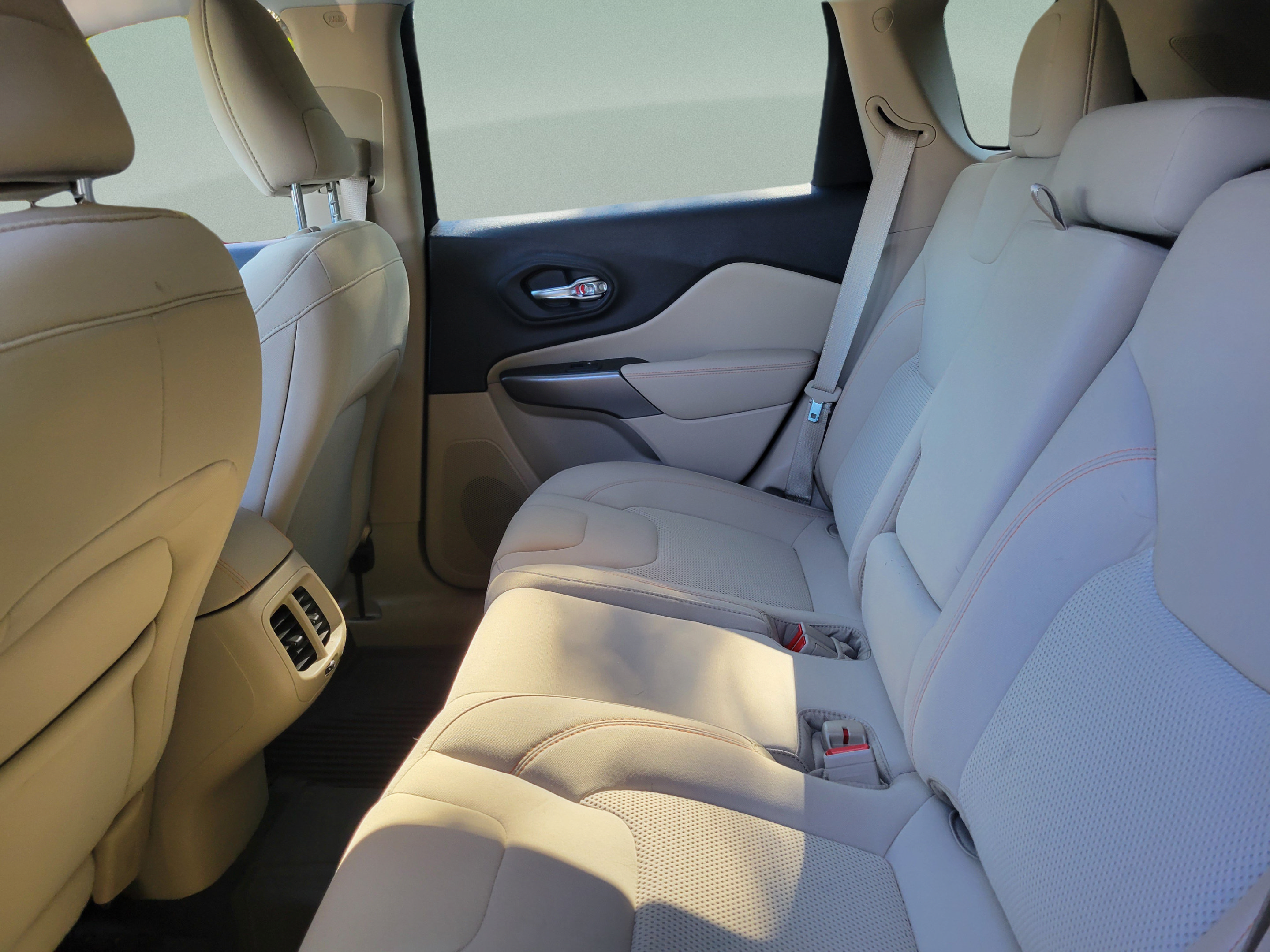 Certified 2021 Jeep Cherokee Latitude FWD image 6