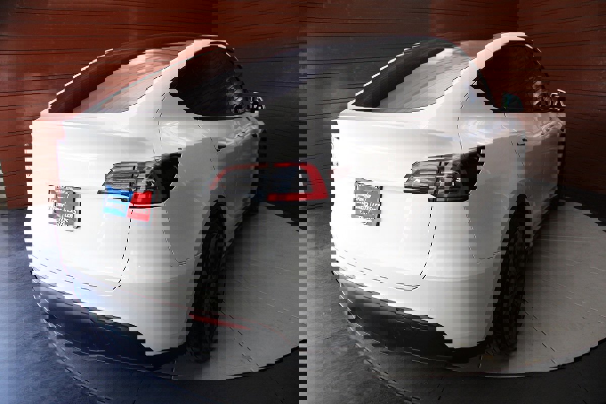 Used 2020 Tesla Model Y Performance image 8