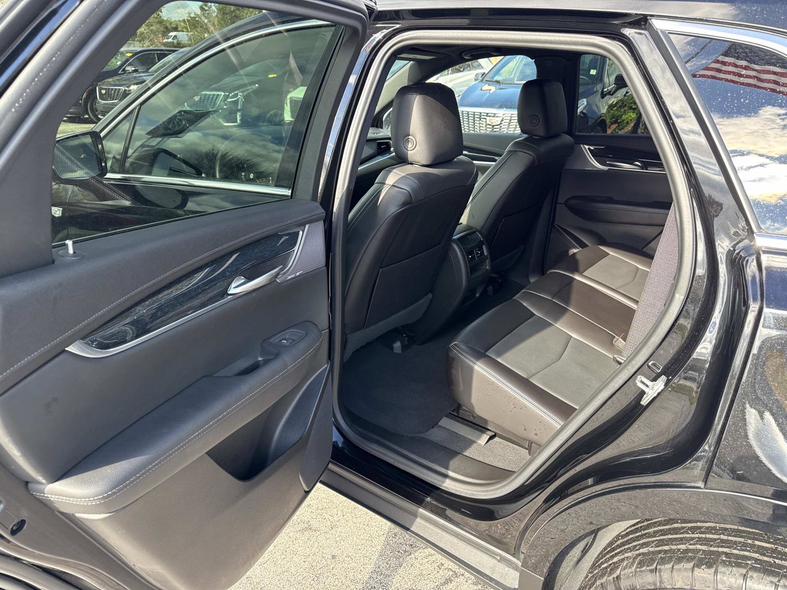 Used 2025 Cadillac XT5 Premium Luxury image 14