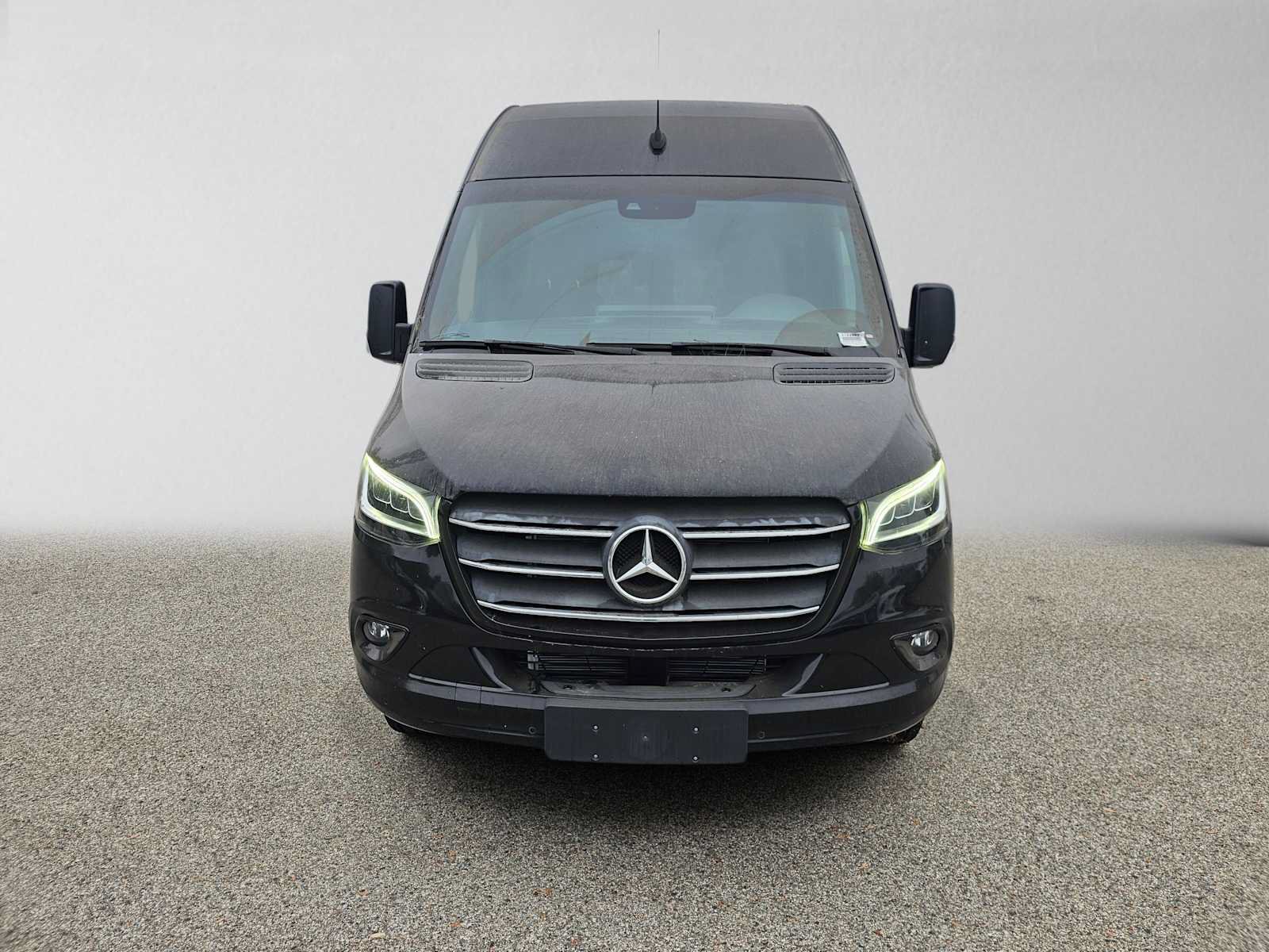Used 2024 Mercedes-Benz Sprinter 3500 image 4