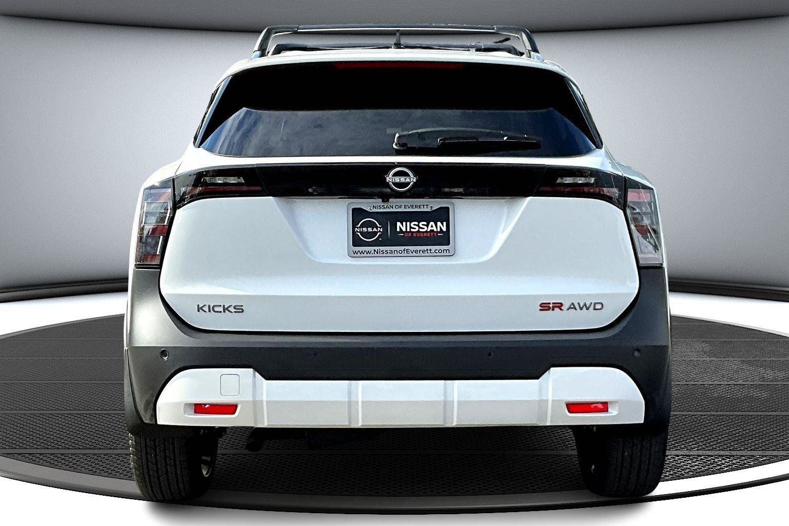 New 2026 Nissan Kicks SR w/ Cold Weather Package AWD/4WD image 5