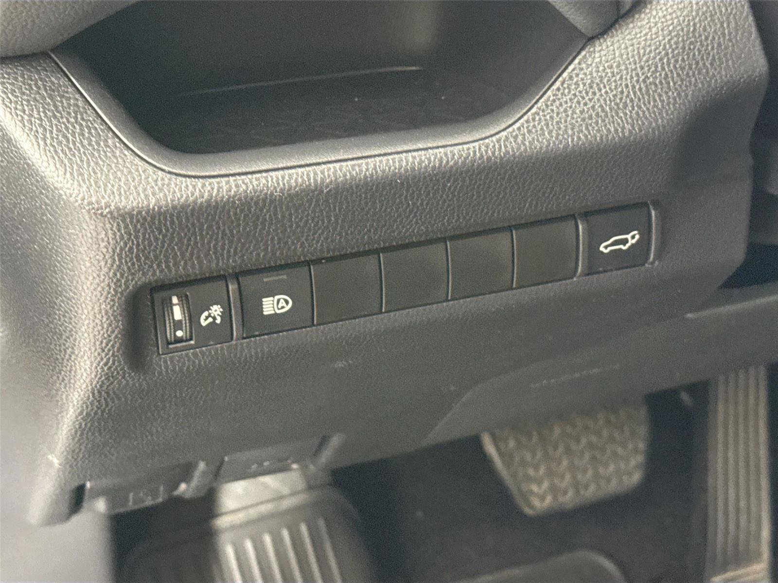 Used 2024 Toyota RAV4 XLE Premium FWD image 15