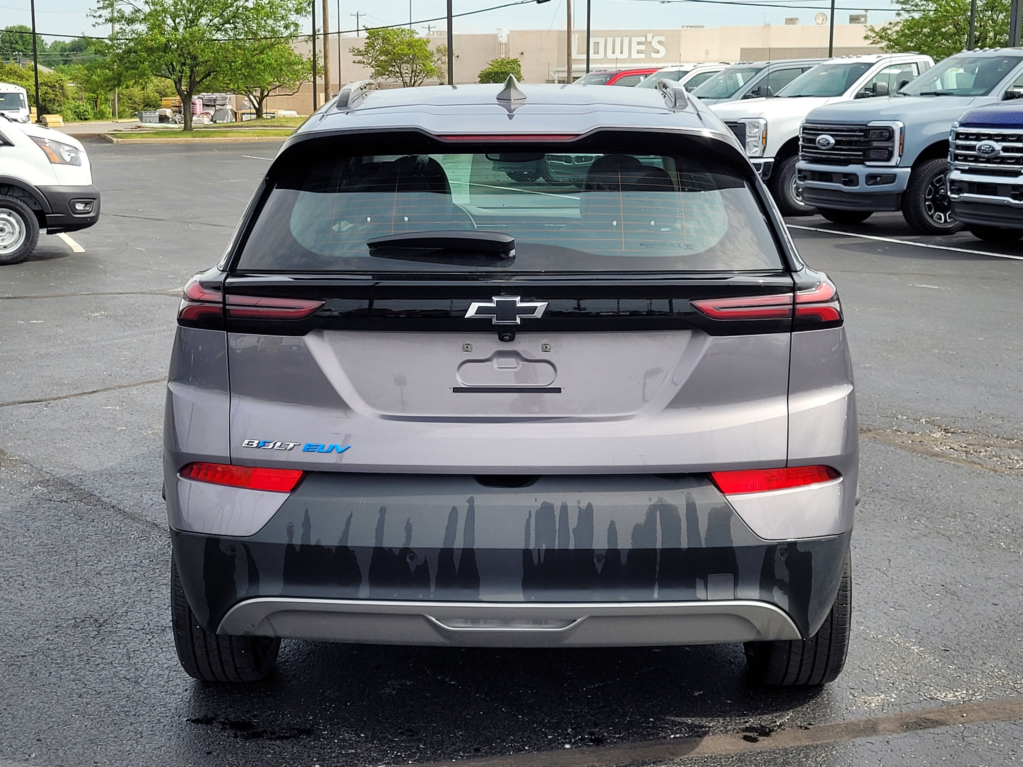Used 2023 Chevrolet Bolt EUV LT w/ Convenience Package FWD image 5