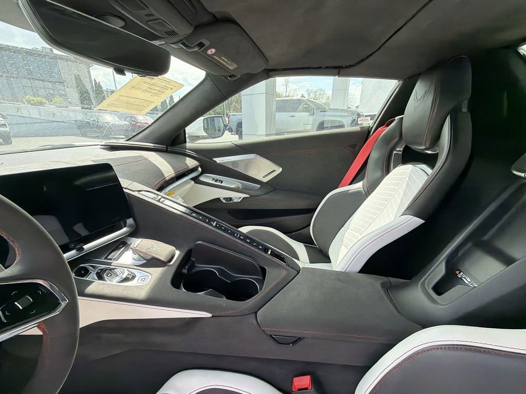 Used 2023 Chevrolet Corvette Stingray Premium Conv w/ Z51 Performance Package image 11