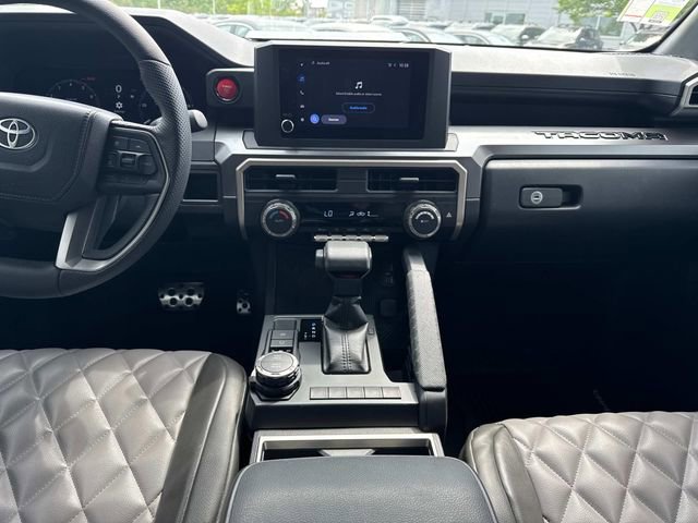 Used 2025 Toyota Tacoma TRD Sport AWD/4WD image 20