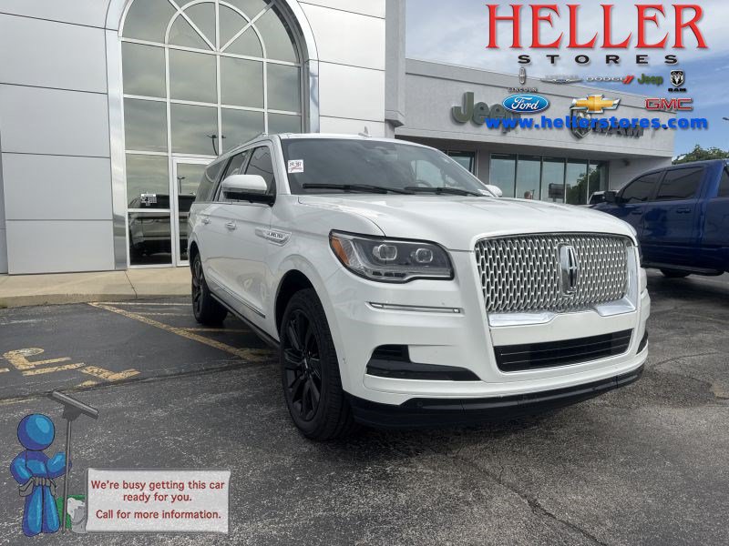 Used 2024 Lincoln Navigator L Reserve w/ Monochromatic Package