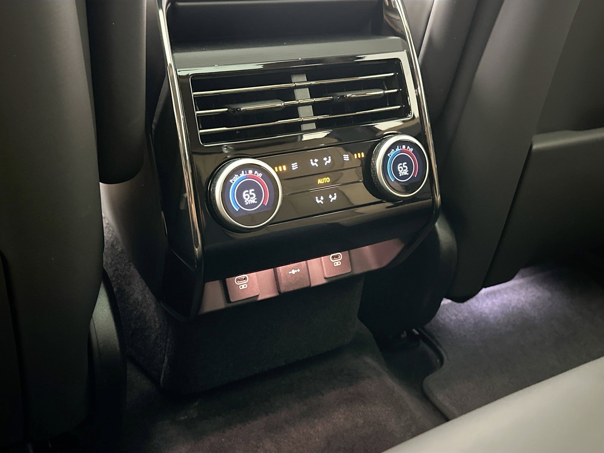 Certified 2025 Land Rover Range Rover Sport Dynamic SE image 24