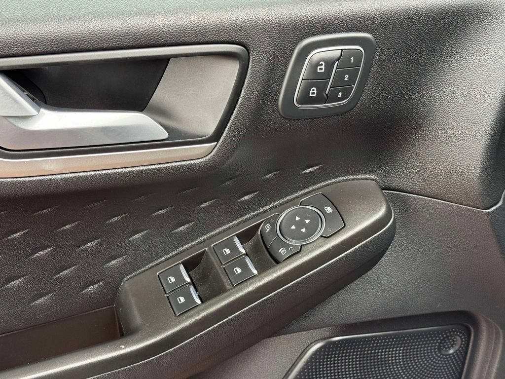 Used 2020 Ford Escape SEL FWD image 16