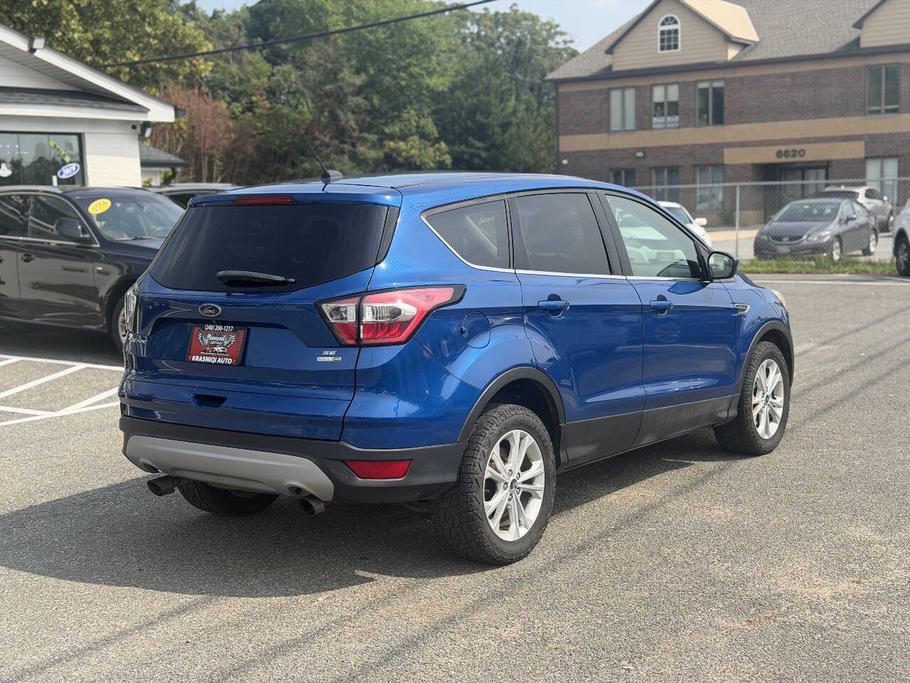 Used 2017 Ford Escape SE AWD/4WD image 4