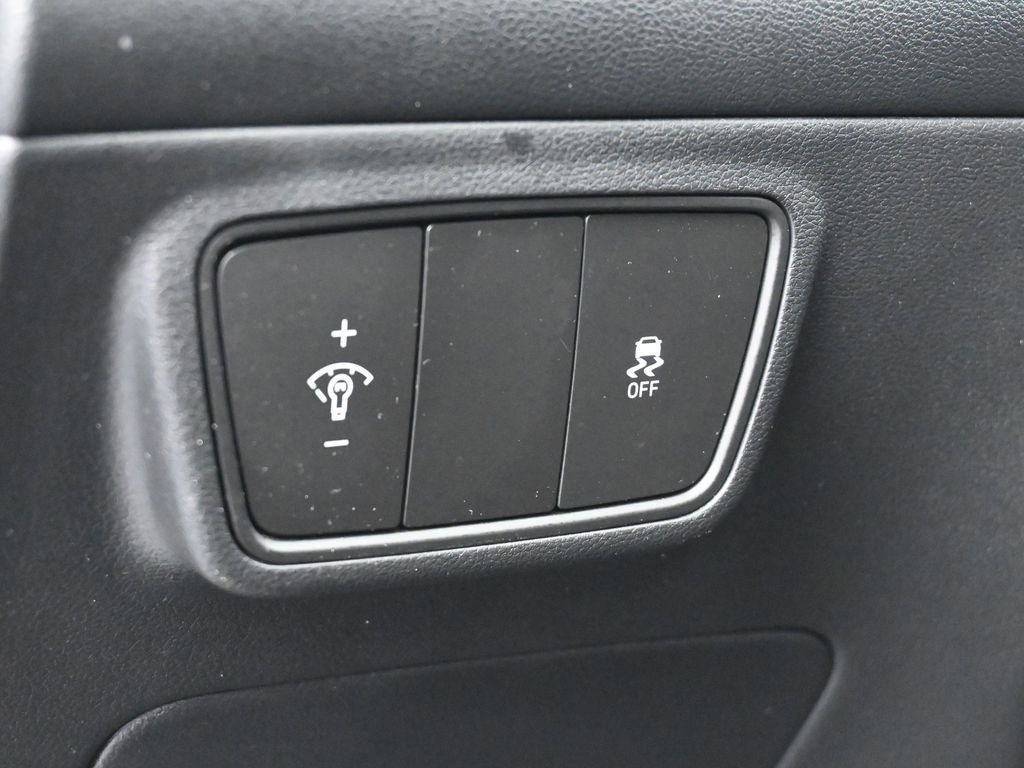 Used 2023 Hyundai Tucson SE image 14