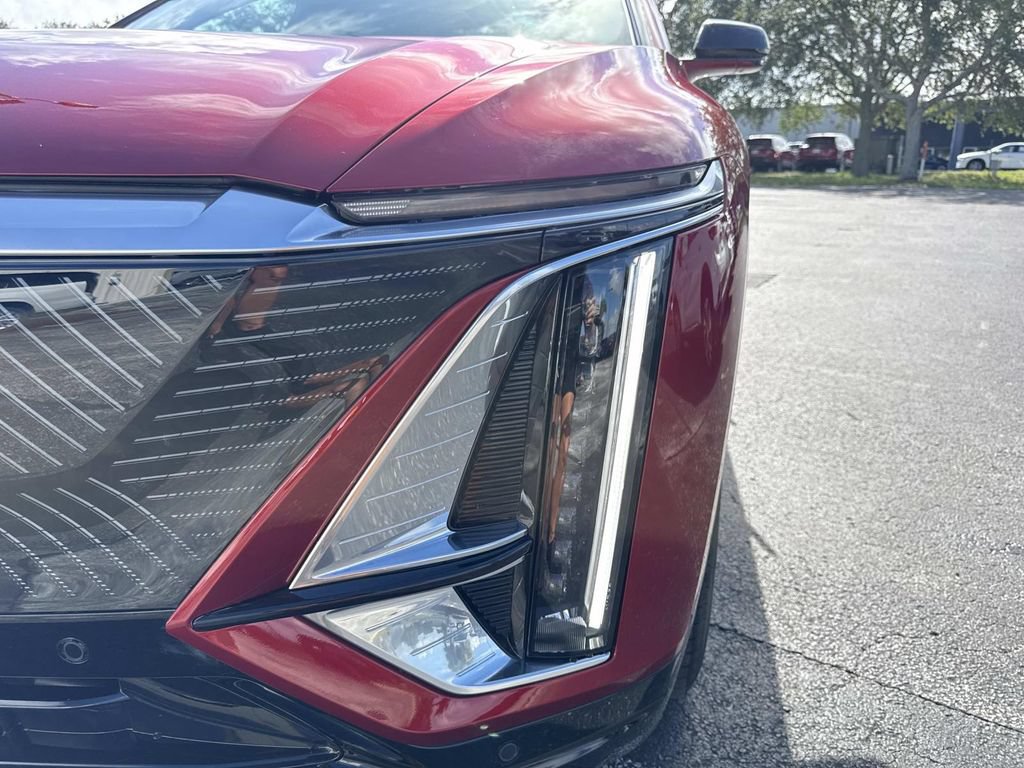 New 2026 Cadillac Lyriq Luxury RWD image 9