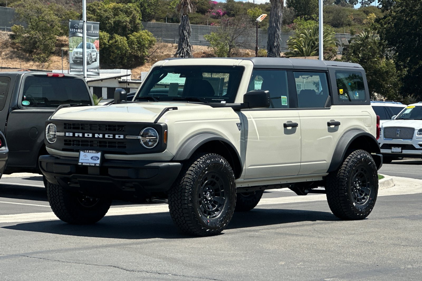 New 2026 Ford Bronco 4-Door w/ Sasquatch Package AWD/4WD image 7