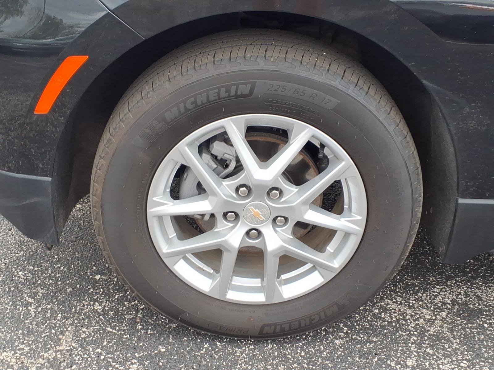 Used 2023 Chevrolet Equinox LT image 32