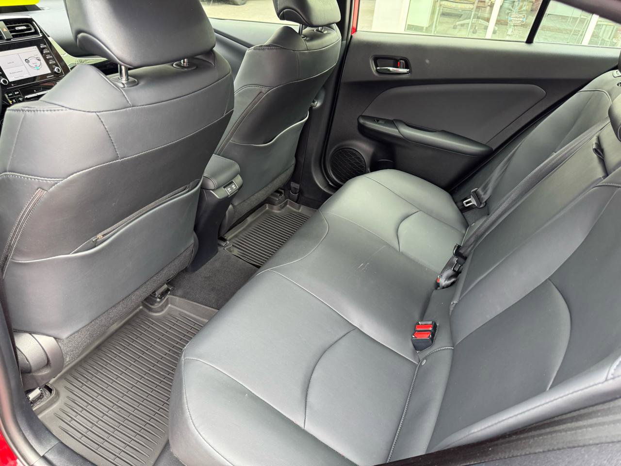 Used 2021 Toyota Prius XLE AWD/4WD image 11