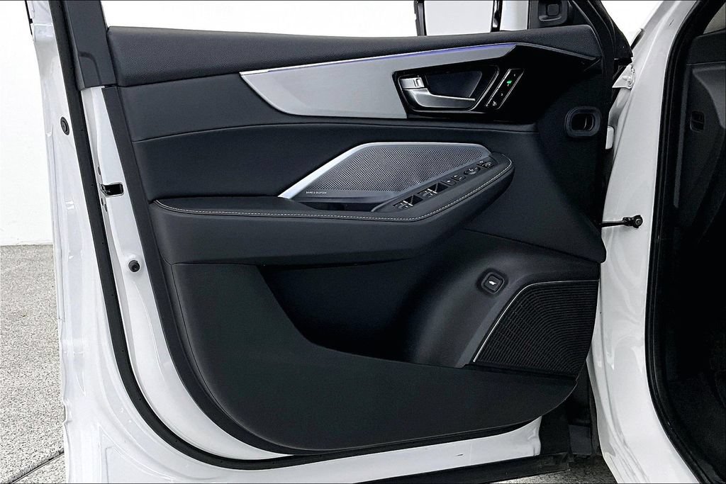 Certified 2026 Acura MDX w/ Technology Package FWD image 22