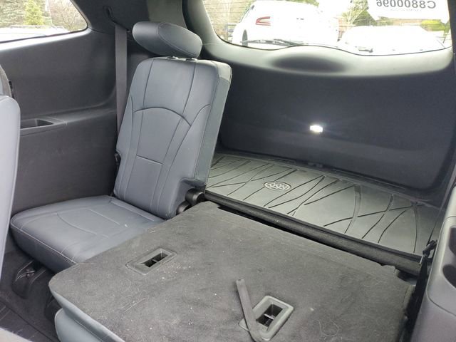 Used 2023 Buick Enclave Essence w/ Experience Buick Package image 32