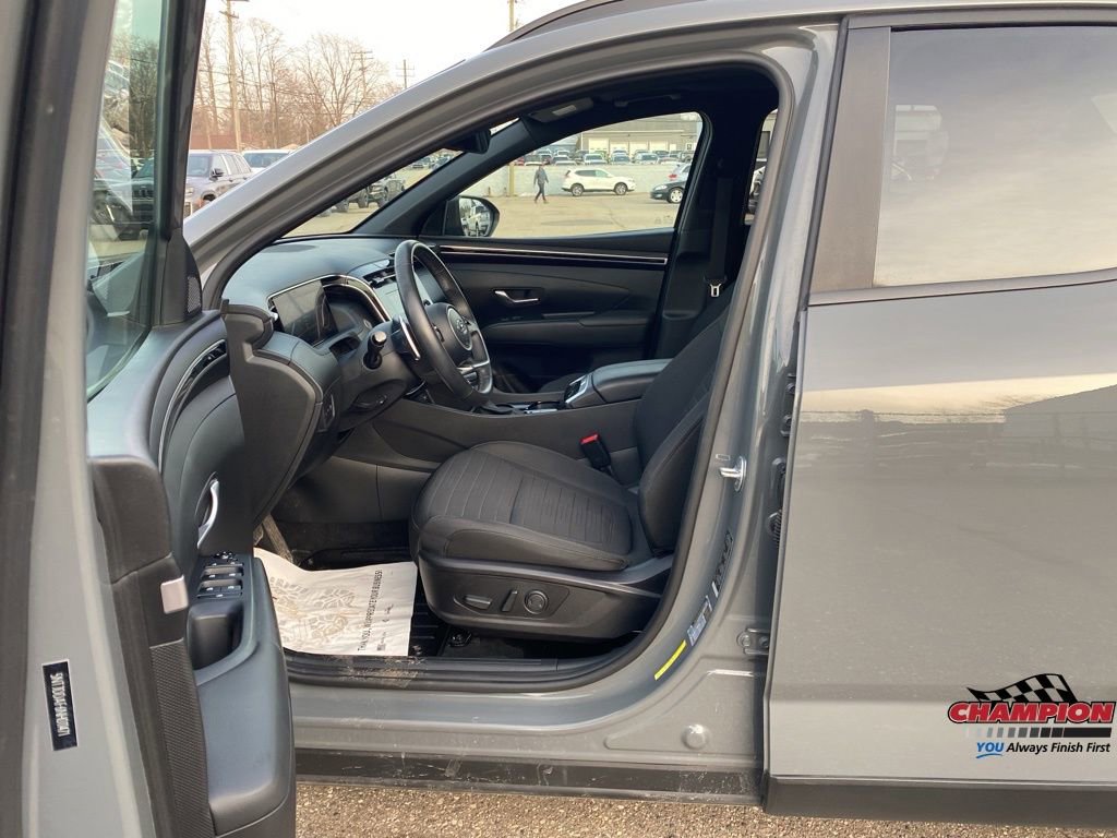 Used 2022 Hyundai Santa Cruz SEL Premium image 16