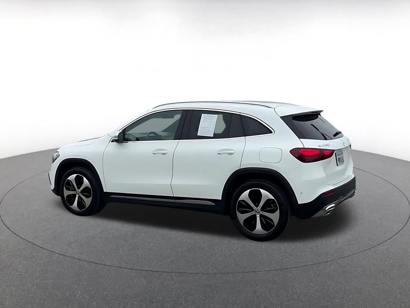 Used 2025 Mercedes-Benz GLA 250 4MATIC image 10