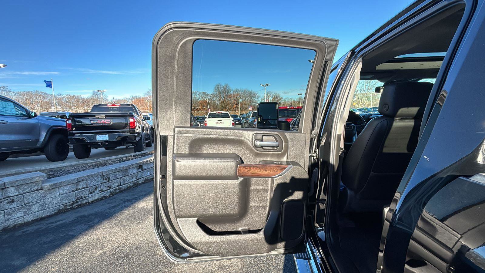 Certified 2020 GMC Sierra 2500 SLT w/ SLT Convenience Package image 30