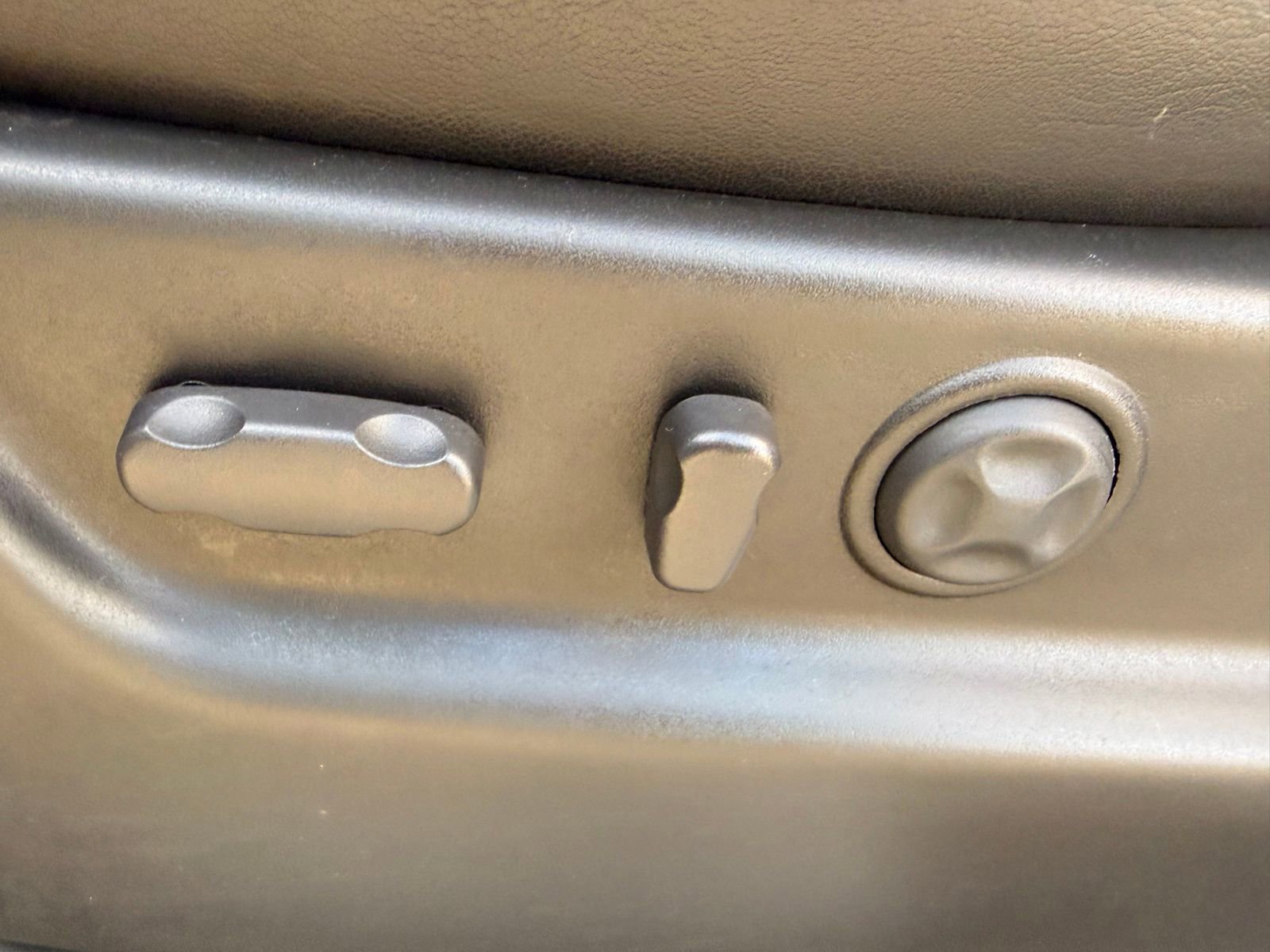 Used 2008 Cadillac Escalade EXT image 17